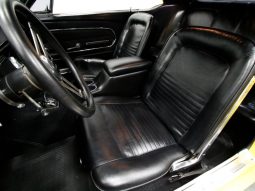 Ford Mustang 1967 gelb voll