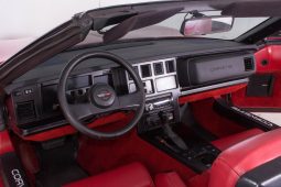 Chevrolet Corvette C4 1986 hellrot voll