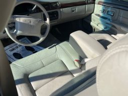 Cadillac Sedan DeVille 1997 Gruen voll