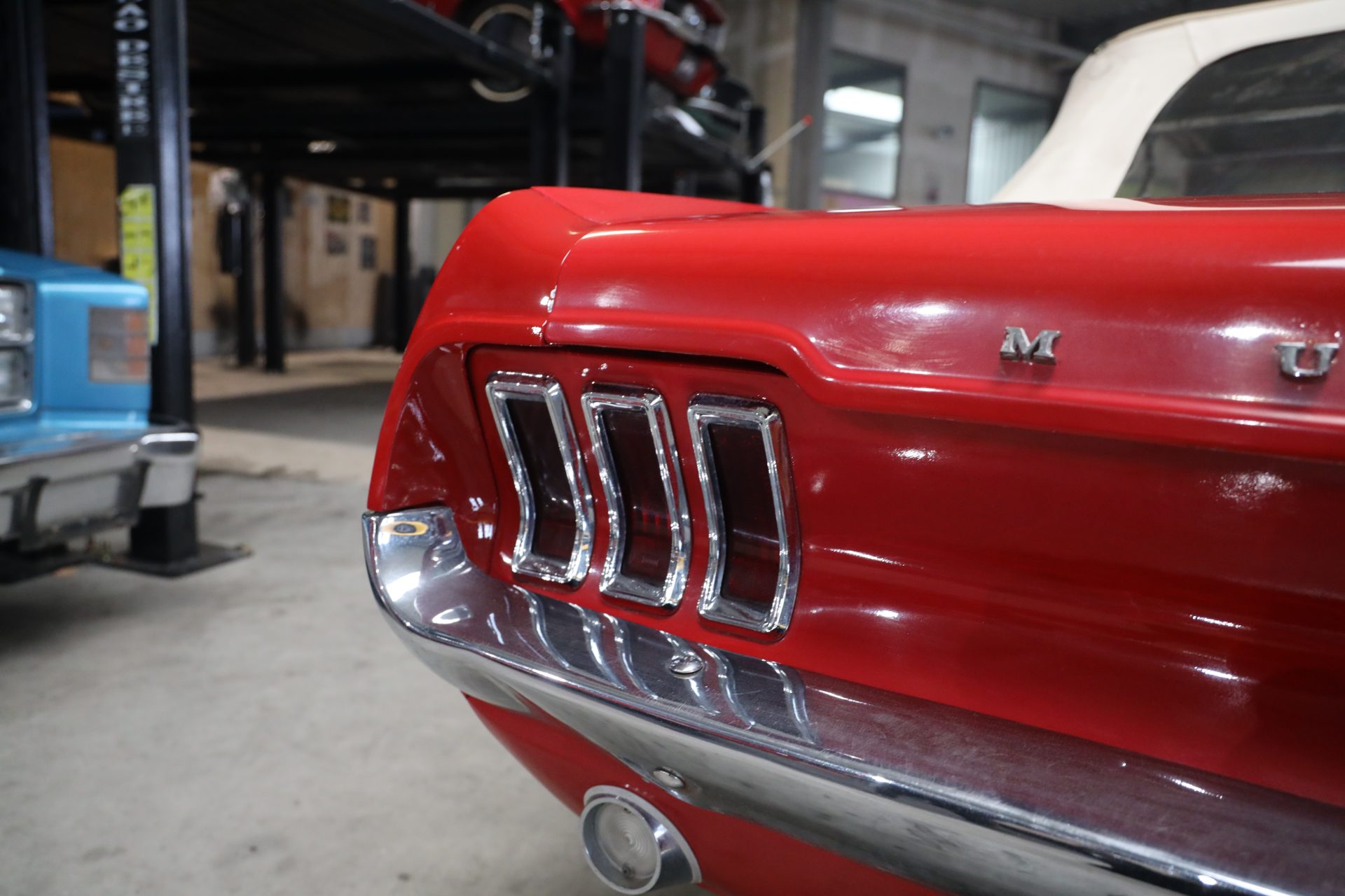 Rot/Rot Car NR | 1967 Classic Mustang Stuttgart Collection Cabrio Ford