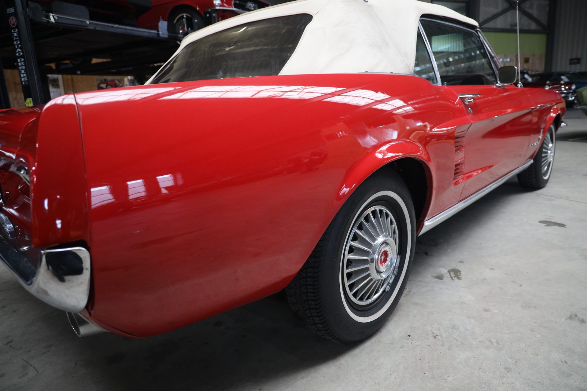1967 Ford Mustang Cabrio Rot/Rot | NR Classic Car Collection Stuttgart