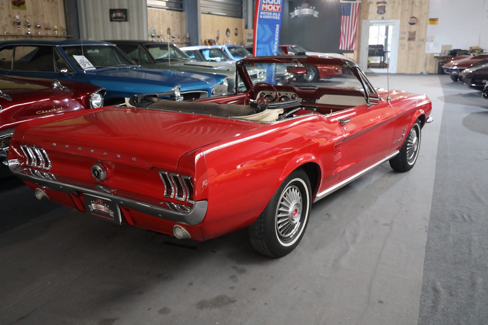 Mustang Classic Stuttgart Ford Rot/Rot 1967 Cabrio | NR Car Collection