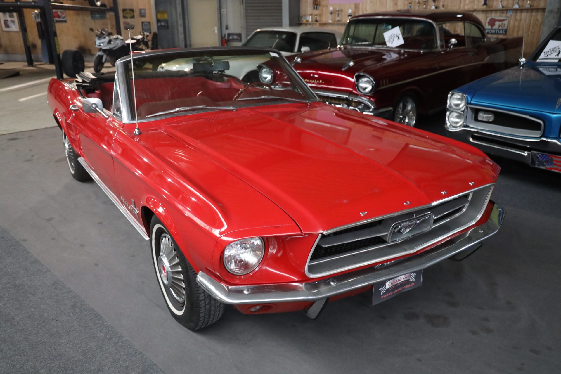 1967 Ford Mustang Cabrio Rot/Rot Stuttgart | Classic Car NR Collection