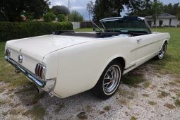 1965 Ford Mustang Cabrio Weiss/Blau voll