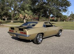 1969 Chevrolet Camaro Coupe Gold/Black